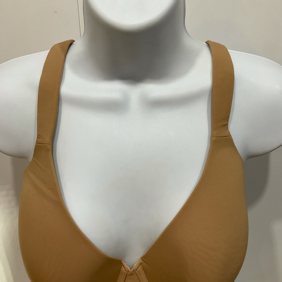 Ambrielle darker tan bra with adjustable straps; 3 hook & eye closure fasterners - Picture 6 of 11